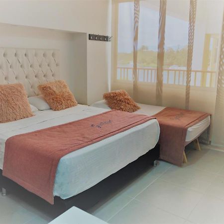 A&A Apartahoteles Malecón Guatapé Eksteriør billede